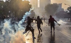 Endonezya’da devam eden protestolarda 6 kişi öldü, ordu sokakta