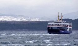 Feribot seferlerine fırtına engeli