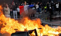 Fransa’da grev dalgası büyüyor