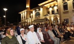 Gaziantep’te 41 yıllık evli çiftler umreyle ödüllendirildi