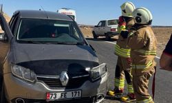 Hafif ticari araç ile otomobil çarpıştı: 2 yaralı