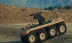 İran son model askeri robotunu tanıttı