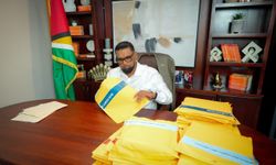 İrfan Ali, Guyana'da yeniden zafer kazandı