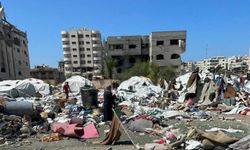 İşgal uçakları Tel el-Hava’da yerinden edilmişlerin çadırlarını vurdu