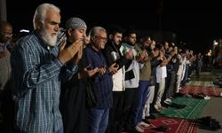 İstanbul'da eller Gazze için semaya kalktı