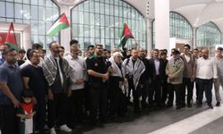 "Küresel Sumud Filosu" katılımcıları İstanbul'dan dualarla uğurlandı