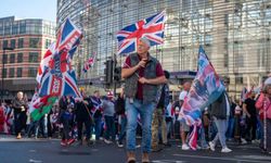 Londra'da olaylar: 26 polis yaralı, 25 gözaltı