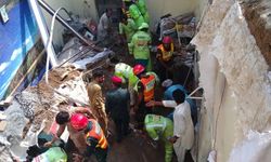 Pakistan'da bir evin çatısı çöktü: 7 ölü