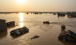 Pakistan'da muson yağmurları kaynaklı can kaybı 985'e yükseldi