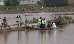 Pakistan’da seller nedeniyle 300 bin kişi tahliye edildi