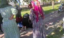 Parkta kalp krizi geçiren kadın hastaneye kaldırıldı