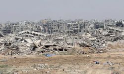 Siyonist rejim Refah ve Kuzey Gazze'yi yerle bir etti