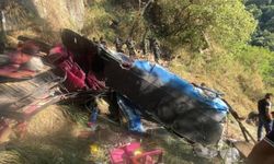 Sri Lanka'da otobüs kazası: 15 ölü, 16 yaralı