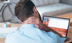 Teknoloji kullanımı, genç yaşta boyun fıtığı riskini artırıyor!