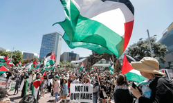 Yeni Zelanda'da on binlerce kişi Filistin için yürüdü