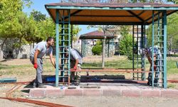 Yeşilyurt'ta parklar yenileniyor