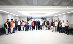 Yeşilyurt'ta YKS'de ilk 2 bine giren öğrenciler ödüllendirildi