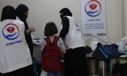 Yetimler Vakfı Cizre’de ihtiyaç sahibi öğrencilere kırtasiye yardımında bulundu