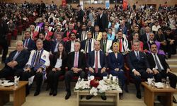 Ağrı İbrahim Çeçen Üniversitesinin akademik yılı açılışı, gerçekleştirilen programla yapıldı