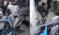 Batman'da motosiklet iki otomobil arasında sıkıştı: Sürücü ağır yaralandı
