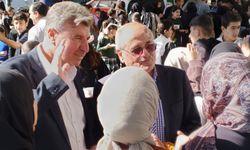 Belediye Başkanı Özhan, öğrencilerin Gazze yararına düzenlediği kermese katıldı