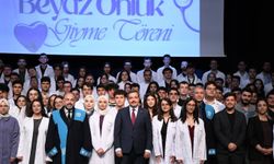 Beyaz Önlük Giyme Töreni'nde Gazzeli sağlık çalışanlarının fedakarlığına dikkat çekildi 