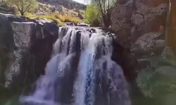 Çatak Şelalesi kuraklığa rağmen coşkusunu koruyor
