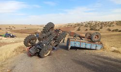 Diyarbakır'da traktör devrildi: Biri ağır 7 yaralı