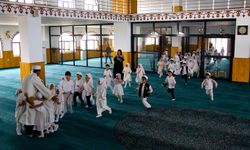 Diyarbakırlı minikler camiyi ziyaret etti