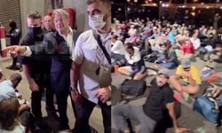 Esaret altındaki "Sumud" direnişçileri, siyonist Ben Gvir'in yüzüne haykırdı: Özgür Filistin!