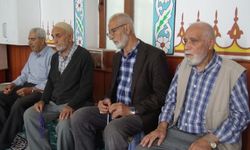 Evlerin bereketi yaşlılardan gençlere öğütler: Anne babaların yeri huzur evi değil, başınızın üstüdür!