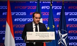 Fransa hükümeti Ulusal Meclis'ten güvenoyu aldı