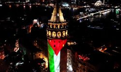 Galata Kulesi’ne Filistin bayrağı yansıtıldı
