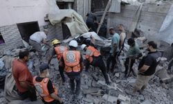 Gazze Sivil Savunma İdaresi: Enkaz altında 10 bin şehit var