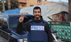 Gazze'de siyonistlerin silahlandırdığı çeteler Filistinli gazeteciyi şehit oldu