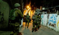 İşgal güçleri Batı Şeria’da birçok bölgeye baskın düzenledi