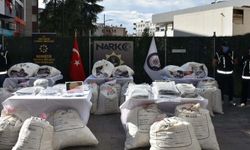 İzmir'de 881 bin 800 sentetik hap ele geçirildi