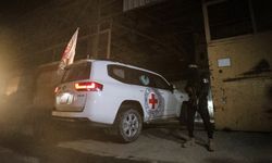 Kassam Tugayları bir işgalci esirin cesedini daha Kızılhaç'a teslim etti