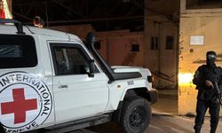 Kassam Tugayları, siyonist esirlerin yeni cenazelerini Kızılhaç'a teslim etti