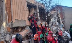 Kocaeli’de çöken binada 2 kişinin cenazesine ulaşıldı