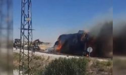 Konya’da saman yüklü tır yandı: 25 ton saman balyası kül oldu