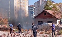 Konya'nın Karatay ilçesinde, kömürlükte yangın çıktı