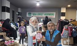 Kumbarasında biriktirdiği paraları Gazze'ye bağışladı