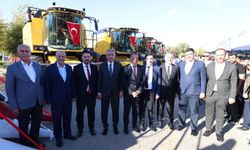 Mardin’de 16 kooperatife 30 biçerdöver teslim edildi 