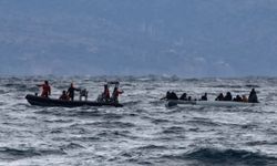 Midilli Adası açıklarında göçmen botu kayalıklara çarptı: 4 ölü