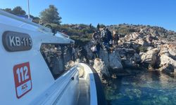 Muğla açıklarında 40 düzensiz göçmen ve 2 kaçakçı yakalandı