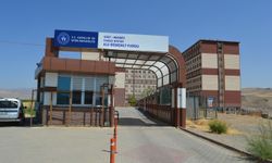 Siirt’te gıda zehirlenmesi şüphesiyle 119 öğrenci hastaneye kaldırıldı