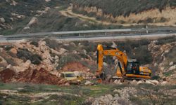 Siyonist işgalciler El-Halil ve Beyt Ummer'de tarım arazilerini tahrip etti