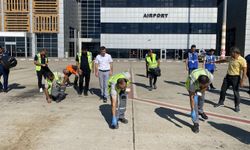 Uçuş emniyeti için yabancı madde temizliği yürüyüşü düzenlendi