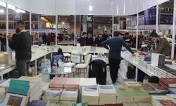 Yayınevleri temsilcileri gençliği uyardı: Sosyal medya değerleri zedeliyor